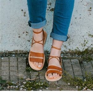 Crupon Strappy Sandals in Ambra